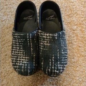 Dansko tweed black/white slip on professional clogs Size 39